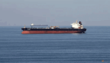 Kapal tanker minyak melintas di Selat Hormuz pada 21 Desember 2018. (Reuters/Hamad I Mohammed)