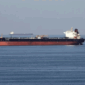 Kapal tanker minyak melintas di Selat Hormuz pada 21 Desember 2018. (Reuters/Hamad I Mohammed)