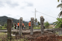 PT Kereta Api Indonesia (Persero) Divisi Regional II Sumatera Barat kembali melakukan penutupan perlintasan sebidang liar. (ANTARA/HO-KAI Sumbar)