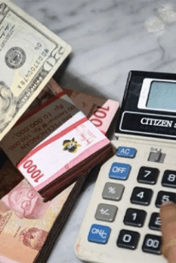 Kurs Anjlok ke Rp17.090, Pasar Dibayangi Ketegangan Global