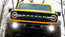 Ford Bronco 2026 hadir kembali dengan paket Wildtrak dan performa off-road tangguh. /