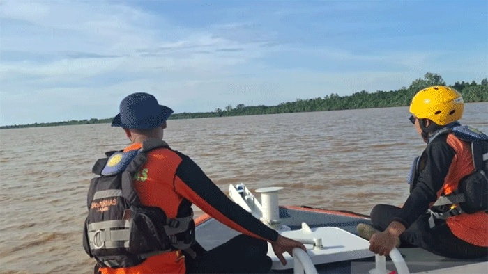 Tim Basarnas Jambi saat melakukan pencarian (ANTARA/Humas Basarnas Jambi)