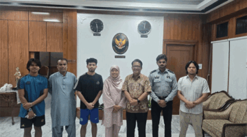 KJRI Karachi telah menemui 3 orang Anak Buah Kapal (ABK) berkewarganegaraan Indonesia yang selamat dari serangan rudal yang menimpa sebuah kapal dagang MV Gold Autumn pada Selasa (7/4/2026). Foto: DOK. KJRI Karachi