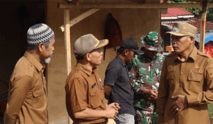 Wakil Wali Kota Azhar Hamzah meninjau langsung pembangunan Gedung Kopdes untuk memastikan kualitas dan progres sesuai target