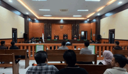 Sidang baragendakan pembacaan tuntutan terhadap terdakwa Ari Asman alias Badai di Pengadilan Negeri Padang pada Kamis (15/4). ANTARA/HO-Kejaksaan