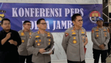 Tersangka narkotika 58 kg yang sempat kabur dari Polda Jambi, Alung Ramadhan, berhasil ditangkap kembali setelah melarikan diri. 