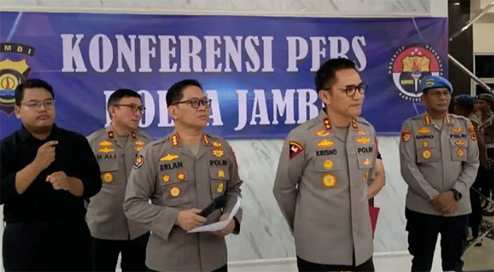 Tersangka narkotika 58 kg yang sempat kabur dari Polda Jambi, Alung Ramadhan, berhasil ditangkap kembali setelah melarikan diri. 