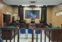 Suasana ruang sidang Cakra Pengadilan Negeri Pariaman terpantau sepi jelang sidang lanjutan dengan agenda pembacaan tuntutan kasus dugaan pembunuhan berencana disertai mutilasi terhadap tiga perempuan, Selasa (21/4/2026). Sidang dijadwalkan dimulai pukul 11.00 WIB. 