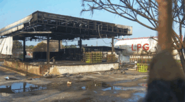Suasana Stasiun Pengisian Bulk Elpiji (SPBE) Cimuning usai terbakar di Mustikajaya, Bekasi, Jawa Barat, Kamis (2/4/2026). Foto: Paramayuda/ANTARA FOTO