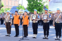 Total 4 polisi di Jambi jalani upacara pemberhentian tidak dnegan hormat atau PTDH di Mapolda Jambi pada Jumat (24/4/2026) pagi.


Artikel ini telah tayang di TribunJambi.com dengan judul Total 4 Polisi di Jambi Dipecat Hari Ini, 2 di Antaranya Tersangka Rudapaksa, https://jambi.tribunnews.com/makalam/1194623/total-4-polisi-di-jambi-dipecat-hari-ini-2-diantaranya-tersangka-rudapaksa.
Penulis: Suci Rahayu PK | Editor: Suci Rahayu PK