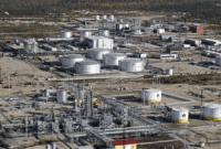 Pabrik penyulingan minyak Rosneft di kota Gubkinsky di Siberia barat, Rusia pada 2 Juni 2006. Foto: Delphine Thouvenot/AFP