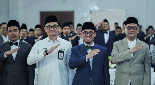 Dari kanan: Menhaj Gus Irfan, Wamehaj Dahnil Anzar, Kepala BPKH Fadlul Imansyah,  pada Rakernas Konsolidasi Penyelenggaraan Haji Kemenhaj, 8 April 2026. Foto: Dok BPKH