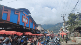 Penertiban pedagang di trotoar membuat akses jalan di Pasar Tanjung Bajure kembali lega, emak-emak pun berharap Pemkot rutin patroli agar pasar tetap tertib.