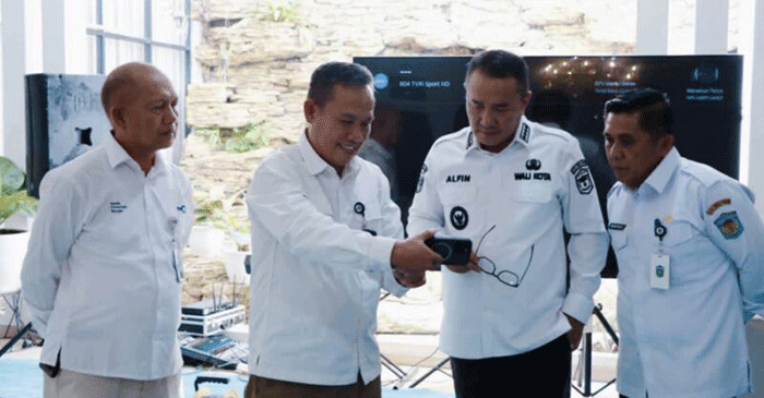 Wali Kota Sungai Penuh, Alfin, menerima kunjungan Kepala Stasiun TVRI Jambi, Herly Marjoni, di rumah dinas walikota