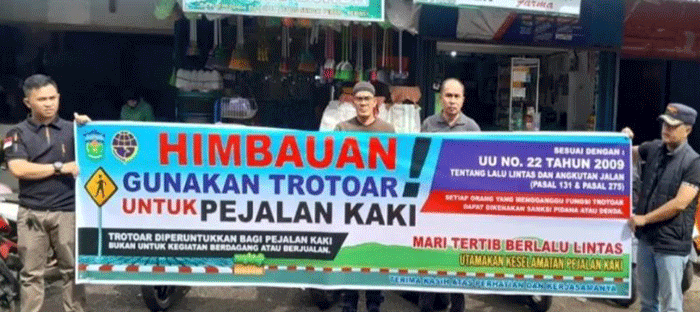 Himbauan kepada seluruh masyarakat Sungai Penuh agar bersama-sama menjaga fungsi trotoar sesuai peruntukannya.