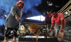Produksi Gula Tebu Merah Kayu Aro Terus Menurun