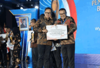 Wako Alfin mendapat apresiasi pemerintah pusat atas prestasi sebagai juara satu tingkat Kota se Sumatera (Foto: Prokopim)
