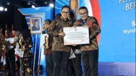 Wako Alfin mendapat apresiasi pemerintah pusat atas prestasi sebagai juara satu tingkat Kota se Sumatera (Foto: Prokopim)