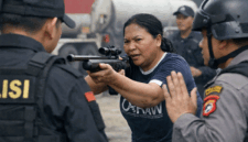 ilustrasi gambar Istri pelangsir BBM di Bungo ancam polisi pakai senapan angin