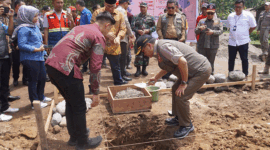 Peletakan baru pertama rumah hunian tetap mandiri percontohan di Kota Padang Panjang, Sumbar.