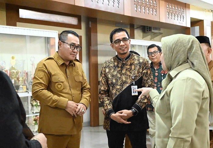 Wako Alfin Terima DPD RI dan OJK, Bahas Penguatan UMKM Sungai Penuh