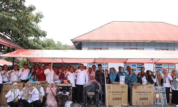 Penyerahan bantuan ATENSI Sungai Penuh 