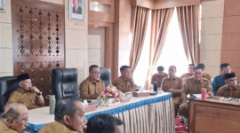 Walikota Sungai Penuh Alfin memimpin rapat pemantapan pelaksanaan ibadah qurban Pemerintah Kota Sungai Penuh 1447 Hijriah/2026