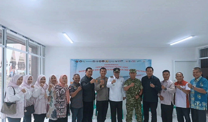 Wako Sungai Penuh Alfin menghadiri peresmian operasional 1.061 Koperasi Desa/Kelurahan Merah Putih (KDMP) di Desa Aur Duri sebagai upaya memperkuat ekonomi masyarakat.