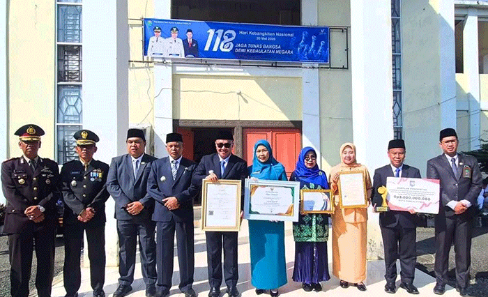 sejumlah penghargaan yang diperoleh Kota Sungai Penuh