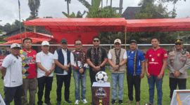 Wali Kota Sungai Penuh Alfin menghadiri kick off Kapolres Cup I U-40 di PS Penawar