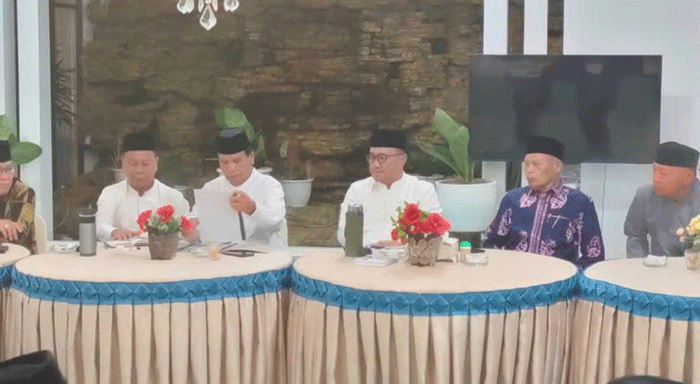  kunjungan panitia dan petugas pelaksana Shalat Idul Adha di rumah dinas wali kota