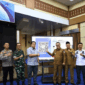 Wali Kota Sungai Penuh Alfin resmi meluncurkan program digitalisasi kotak amal dengan sistem QR Barcode untuk mempermudah sedekah dan meningkatkan transparansi dana umat.