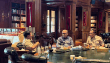 Presiden RI Prabowo Subianto bertemu Kepala PPATK Ivan Yustiavandana dan Mensesneg Prasetyo Hadi di Hambalang, Jawa Barat, Minggu (3/5/2026). (Dok. IG Sekretariat Kabinet)
