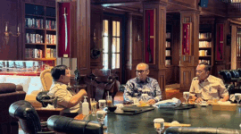 Presiden RI Prabowo Subianto bertemu Kepala PPATK Ivan Yustiavandana dan Mensesneg Prasetyo Hadi di Hambalang, Jawa Barat, Minggu (3/5/2026). (Dok. IG Sekretariat Kabinet)

