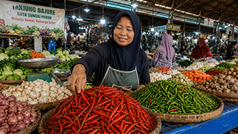 Harga cabai di Pasar Tanjung Bajure. (Foto: Ist)