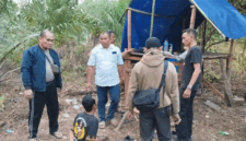 Jajaran Polsek Kumpeh Ilir menggerebek sarang sabu, menangkap satu pelaku dan menyita puluhan paket siap edar. 