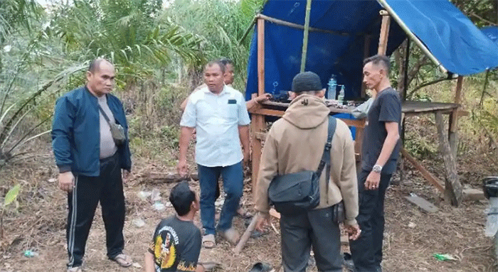 Jajaran Polsek Kumpeh Ilir menggerebek sarang sabu, menangkap satu pelaku dan menyita puluhan paket siap edar. 