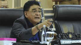 Wakil Ketua Komisi XIII DPR RI Andreas Hugo Pareira saat membacakan kesimpulan rapat di Gedung Nusantara II, DPR RI, Senayan, Jakarta, Selasa (30/9/2025). Foto: Dok. DPR RI