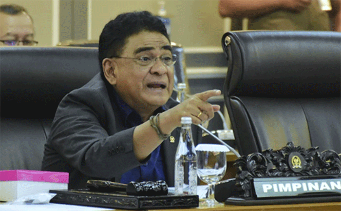 Wakil Ketua Komisi XIII DPR RI Andreas Hugo Pareira saat membacakan kesimpulan rapat di Gedung Nusantara II, DPR RI, Senayan, Jakarta, Selasa (30/9/2025). Foto: Dok. DPR RI