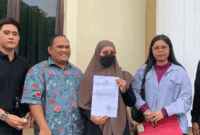 Seorang ibu rumah tangga di Jambi, Halatun (50) melaporkan dugaan tindak pidana penipuan yang mencatut nama Gubernur Jambi ke Polda Jambi, Jumat (22/5/2026).