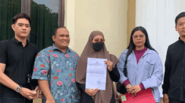 Seorang ibu rumah tangga di Jambi, Halatun (50) melaporkan dugaan tindak pidana penipuan yang mencatut nama Gubernur Jambi ke Polda Jambi, Jumat (22/5/2026).