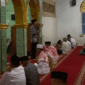 Sebagian jemaah Tarekat Naqsabandiyah di Kota Padang, Sumatera Barat, menggelar salat Idul Adha 1447 Hijriah pada Senin (25/5/2026) pagi. Suasana religius terasa sangat kental seiring dengan gema takbir yang terus dikumandangkan secara bersama-sama sebelum salat Id dimulai. 
