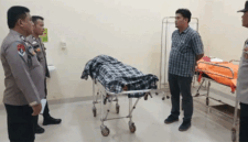 Nasib tragis menimpa dua orang warga asal Kabupaten Pasaman, Sumatra Barat. Keduanya dilaporkan meninggal dunia setelah tenggelam di sebuah kolam penampungan getah karet. Peristiwa memilukan ini terjadi di Jorong Rimbo Janduang, Nagari Lingkuang Aua Baru, Kecamatan Pasaman, Kabupaten Pasaman Barat, pada Sabtu (23/5/2026) sore kemarin. 