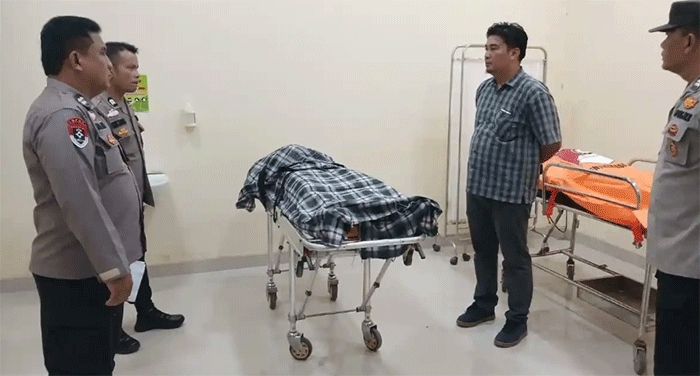 Nasib tragis menimpa dua orang warga asal Kabupaten Pasaman, Sumatra Barat. Keduanya dilaporkan meninggal dunia setelah tenggelam di sebuah kolam penampungan getah karet. Peristiwa memilukan ini terjadi di Jorong Rimbo Janduang, Nagari Lingkuang Aua Baru, Kecamatan Pasaman, Kabupaten Pasaman Barat, pada Sabtu (23/5/2026) sore kemarin. 