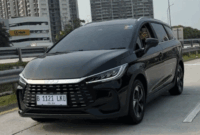 BYD M6 DM. Foto: Syahrul Ghiffari/kumparan