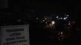 Desakan agar Perusahaan Listrik Negara (PLN) untuk mengantisipasi kerugian yang dialami pelaku Usaha Mikro Kecil Menengah (UMKM) imbas pemutusan aliran listrik, mengemuka. 