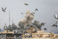 Burung-burung terbang saat asap mengepul setelah ledakan, menyusul serangan Israel dan AS terhadap Iran, di Teheran, Iran, 2 Maret 2026. Foto: West Asia News Agency via REUTERS
