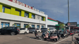 RSUD KH Daud Arif Kuala Tungkal di Kabupaten Tanjung Jbaung Barat (Tanjabbar), Jambi. Kemenkes ke rumah sakit daerah terkait meninggalnya dokter internship bernama Myta Aprilia Azmi. 