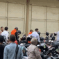 Penyidik Polda Jambi melakukan upaya penahanan secara paksa pada eks Kadisdik Provinsi Jambi, Varial Adhi Putra dan 2 tersangka lainnya, Senin (4/5/2026). Ketiganya terjerat dugaan kasus korupsi alat praktik SMK pada Dinas Pendidikan Provinsi Jambi yang merugikan negara hingga Rp21,8 miliar. 