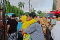 Sebanyak 435 jemaah haji Kloter 13 asal Kota Jambi diberangkatkan, sementara dua orang ditunda karena sakit. 
